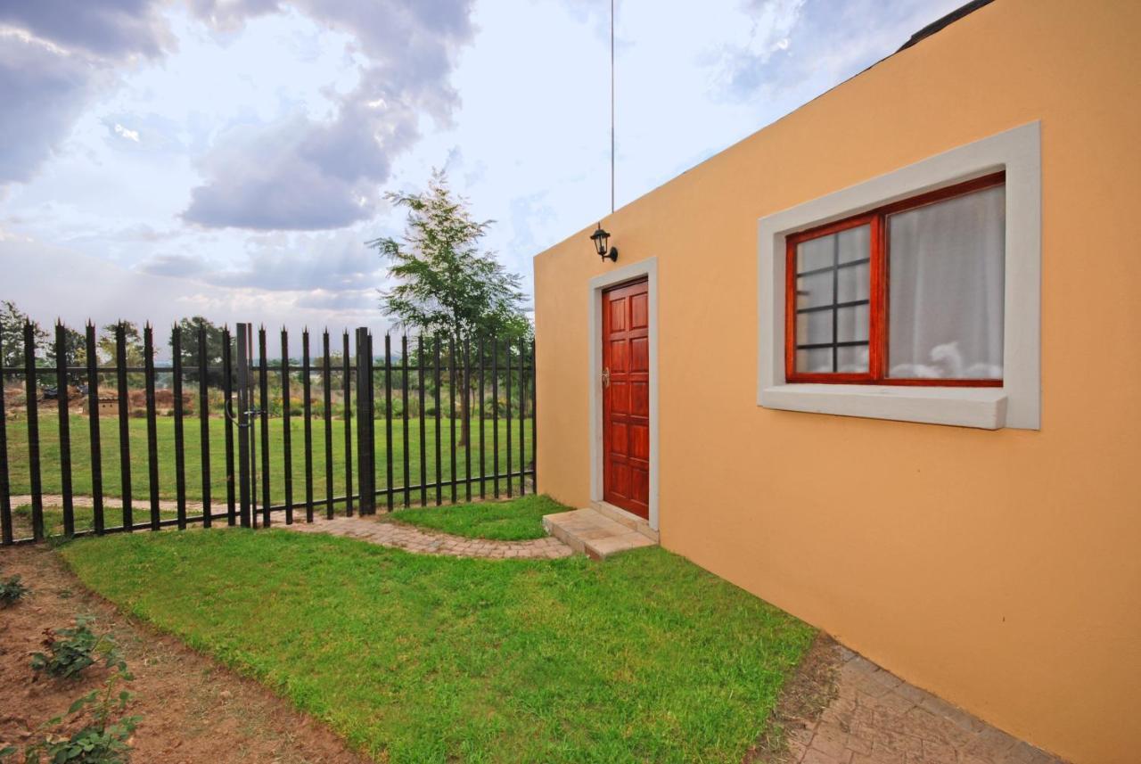 Hoopoe Haven Guest House Chartwell Exterior photo