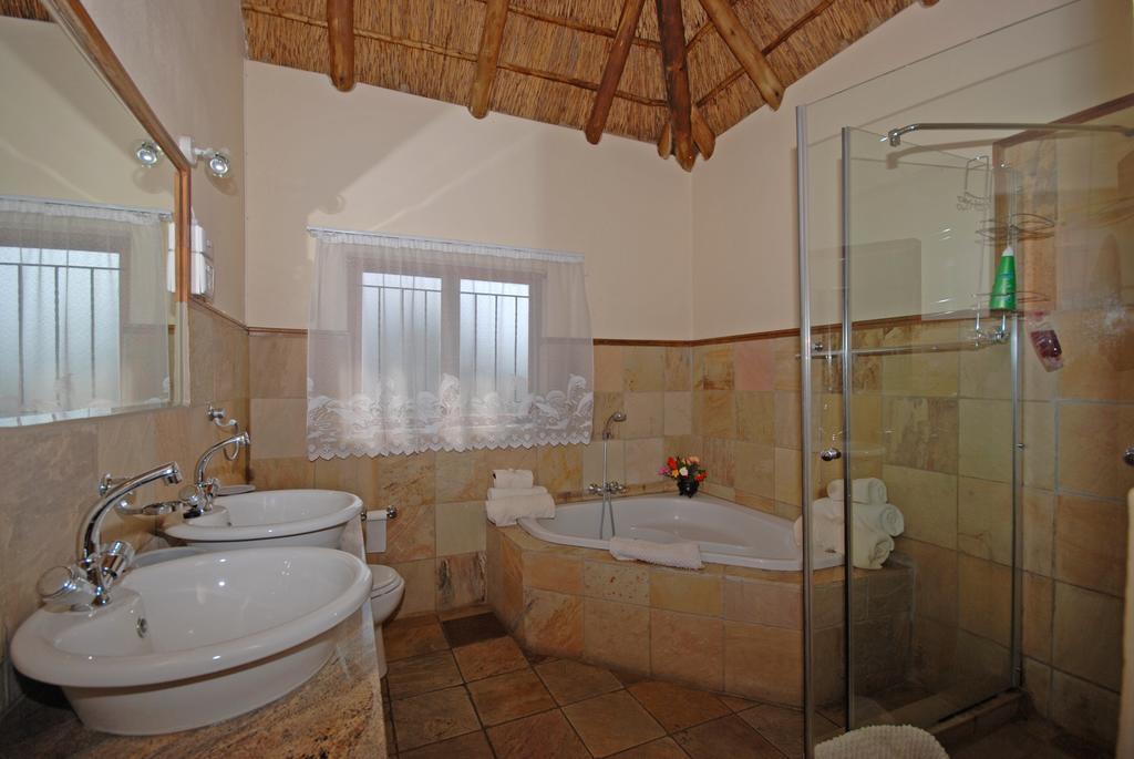 Hoopoe Haven Guest House Chartwell Exterior photo