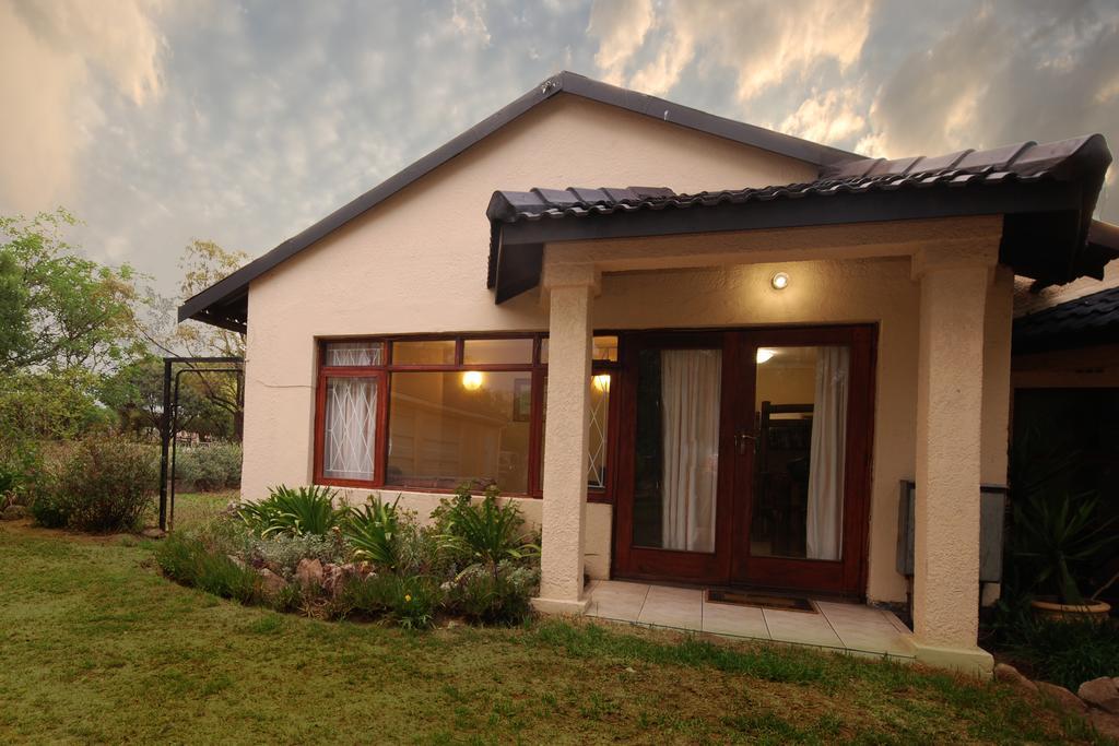 Hoopoe Haven Guest House Chartwell Exterior photo